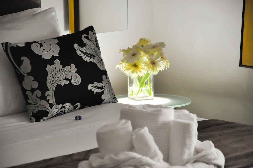 The Royals Experience Bed & Breakfast Naples Room photo